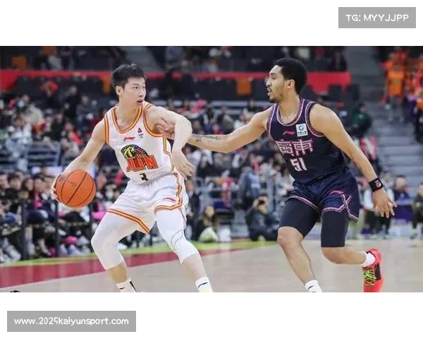 杜锋试验三后卫双锋线阵容，放弃传统双塔打法